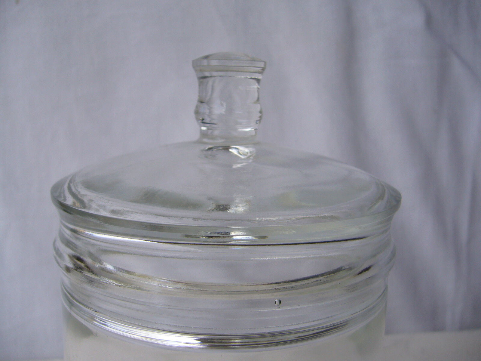 Glass jar with its lid