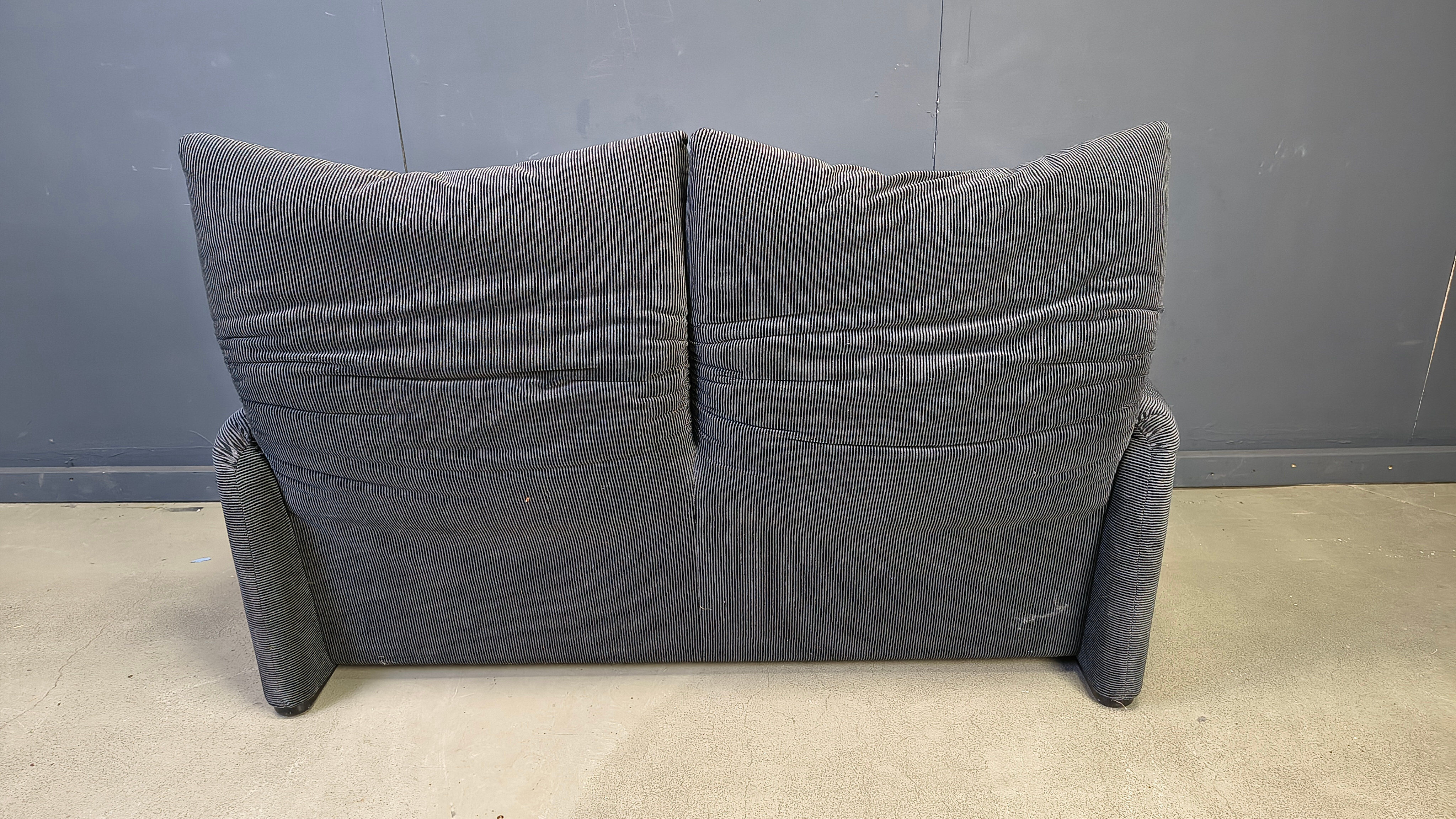 Maralunga sofa by Vico Magistretti for Cassina
