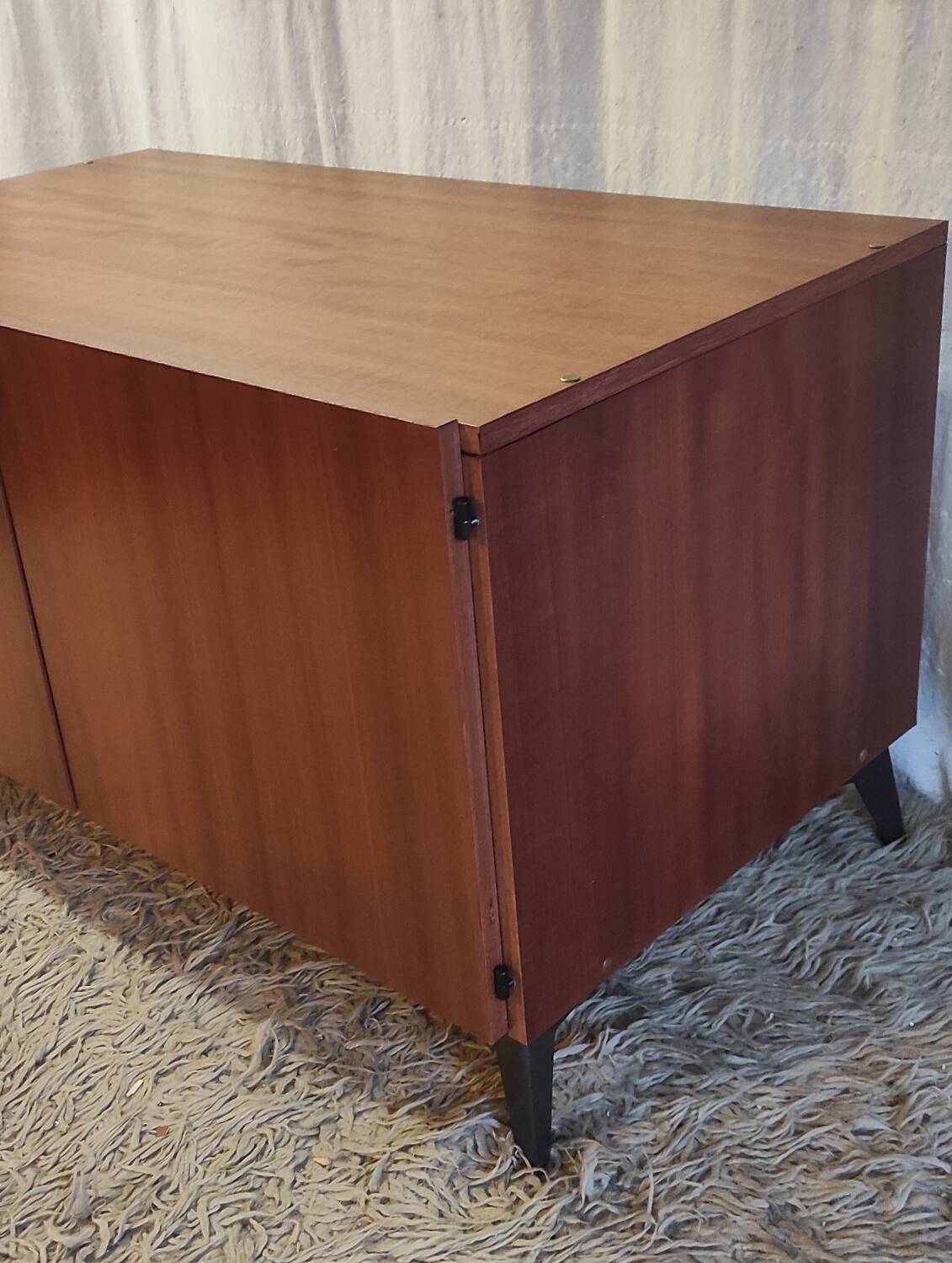 Modernist teak sideboard - 60s/70s