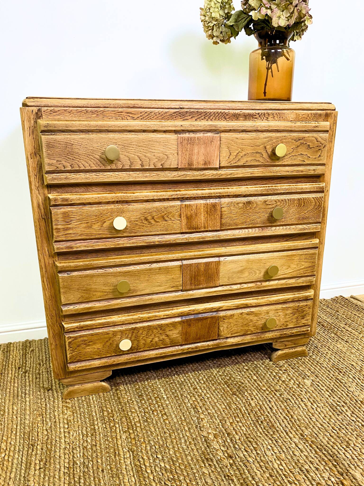 Commode en chêne massif