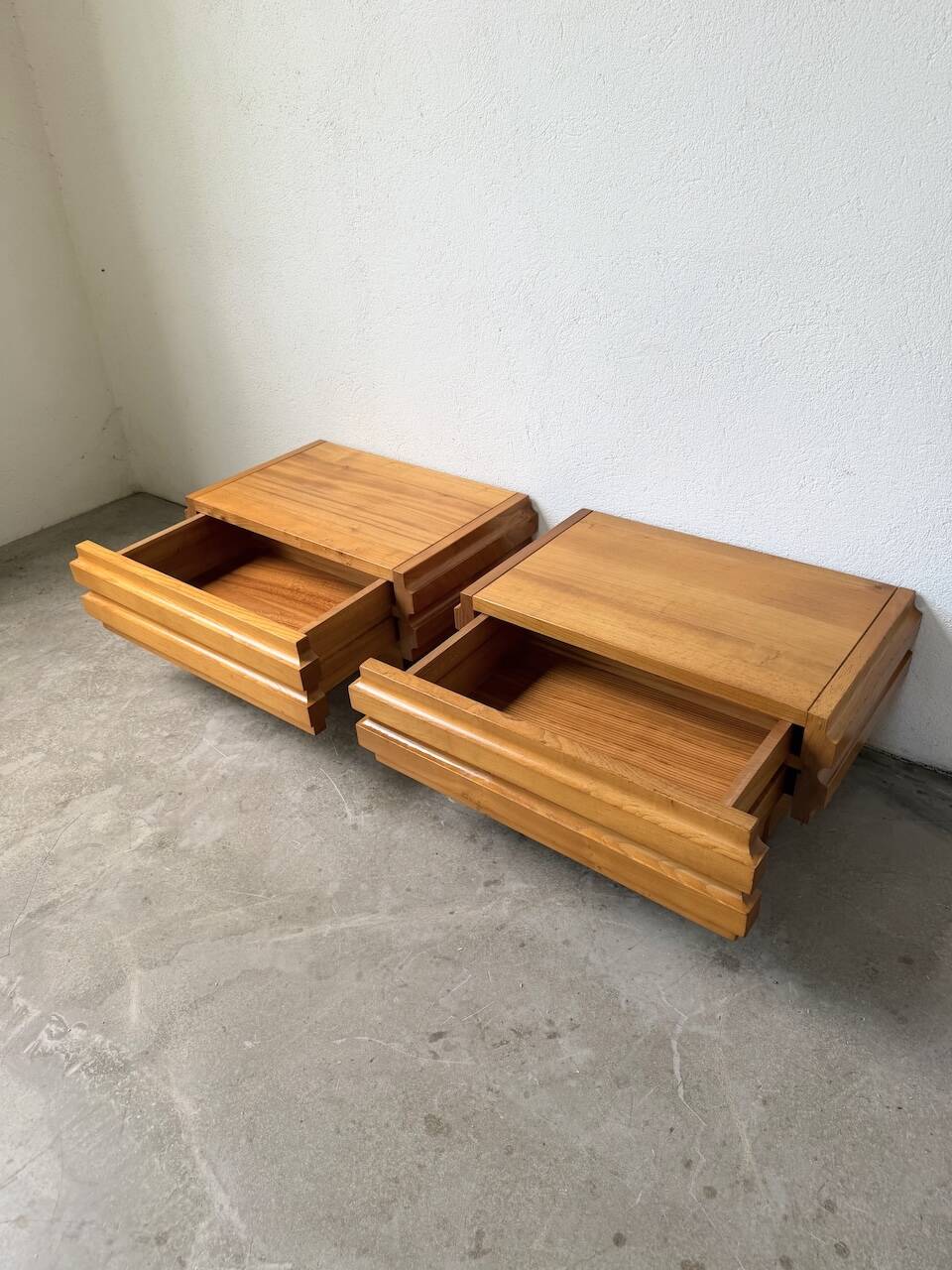 Paire de chevets en orme Maison Regain
