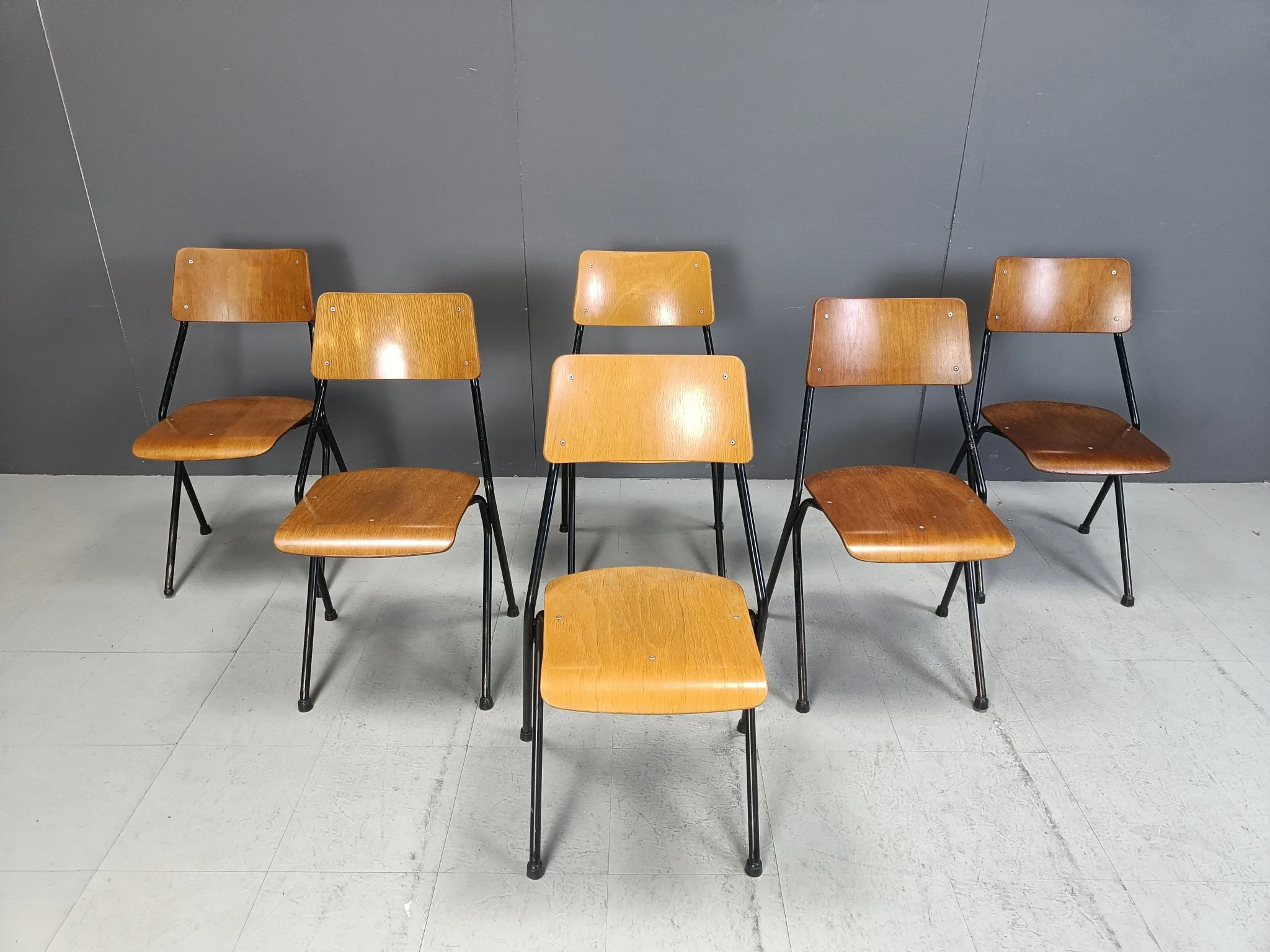 Chaises de salle à manger en contreplaqué post-moderne, années 1970