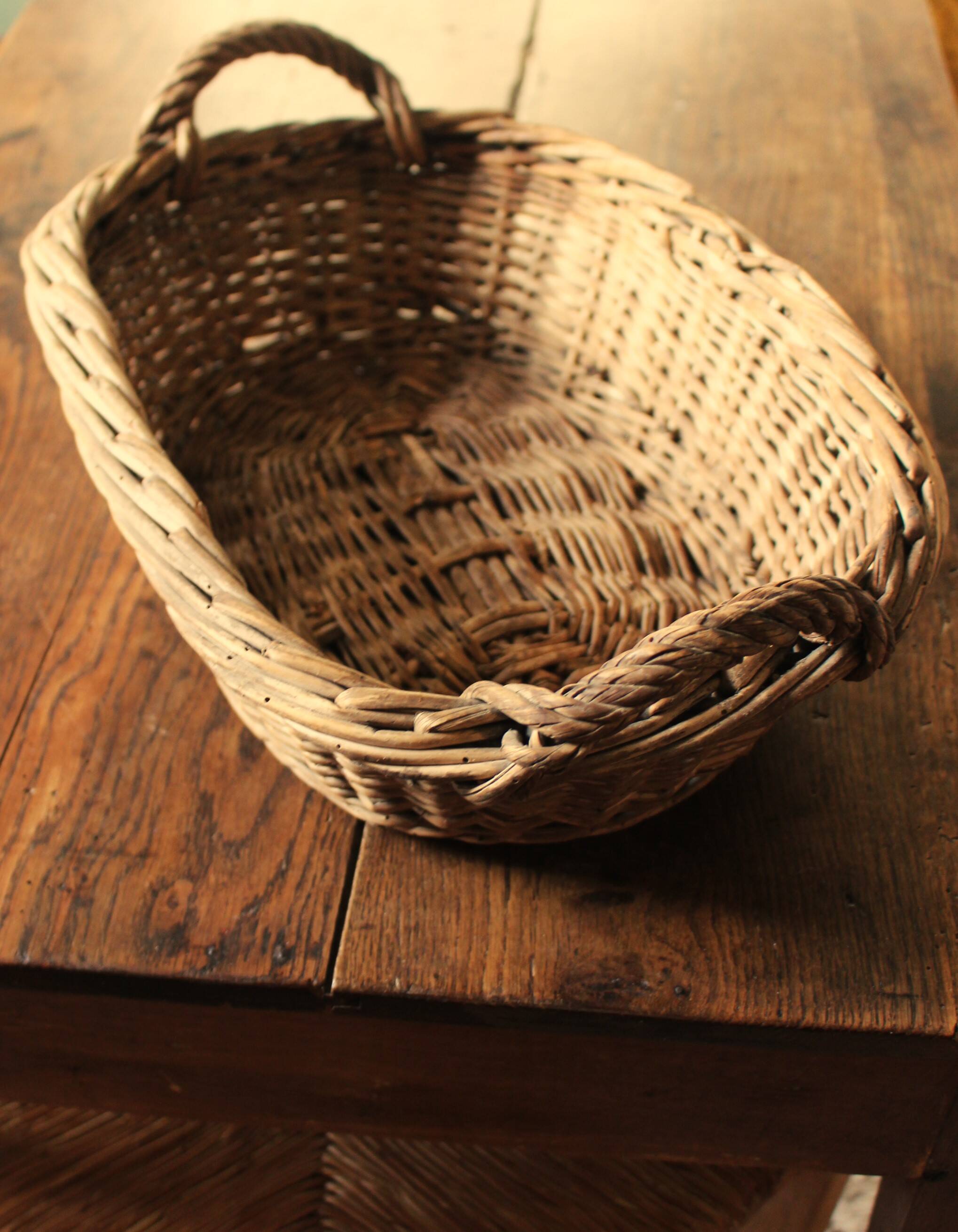 Wicker basket with two oval handles