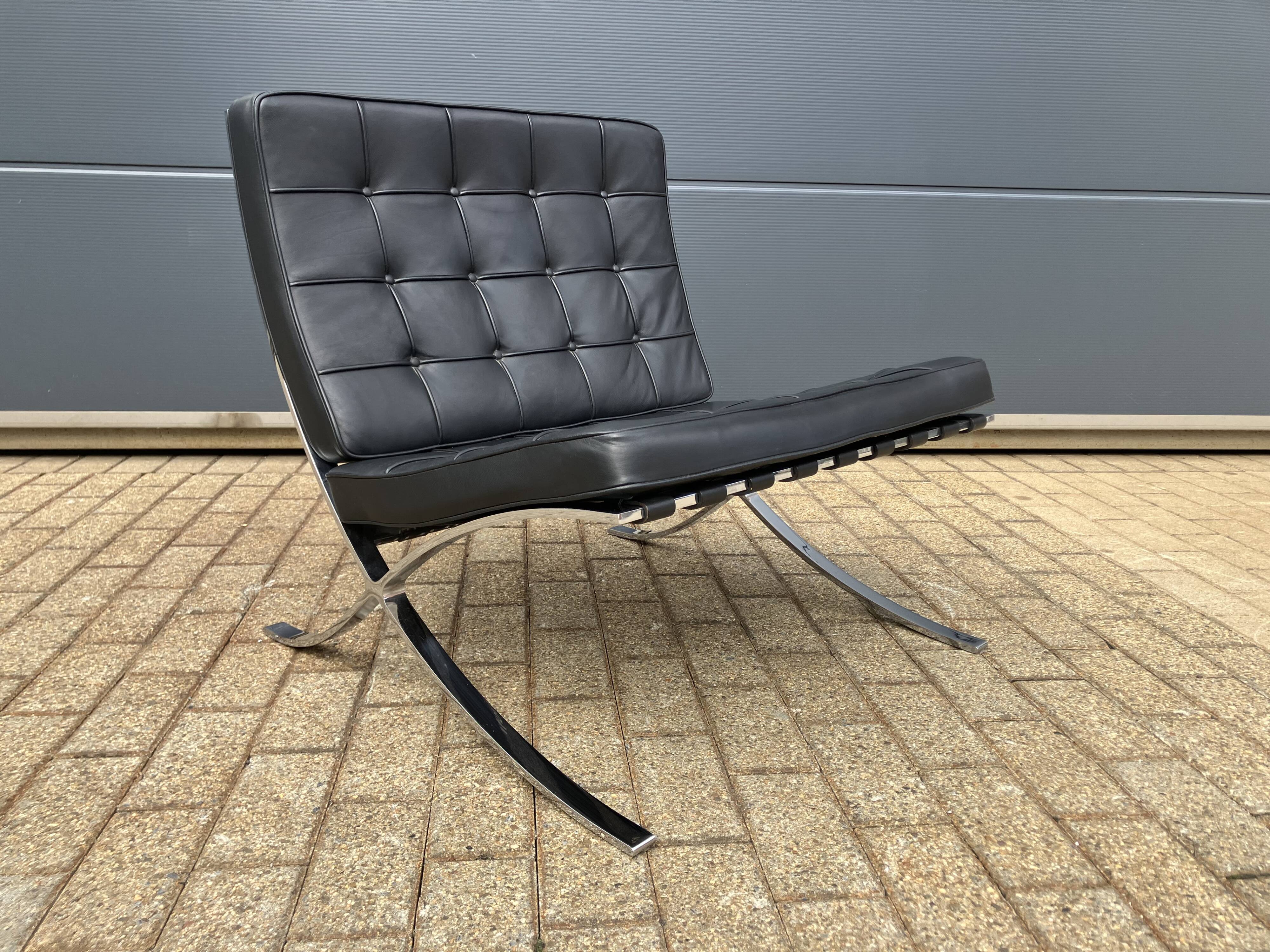 Originele Knoll Barcelona chair Mies Van Der Rohe , Zo goed als nieuw!!
