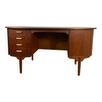 Vintage teak desk by H.P. Hansen – Mid-century elegance for refined interiors