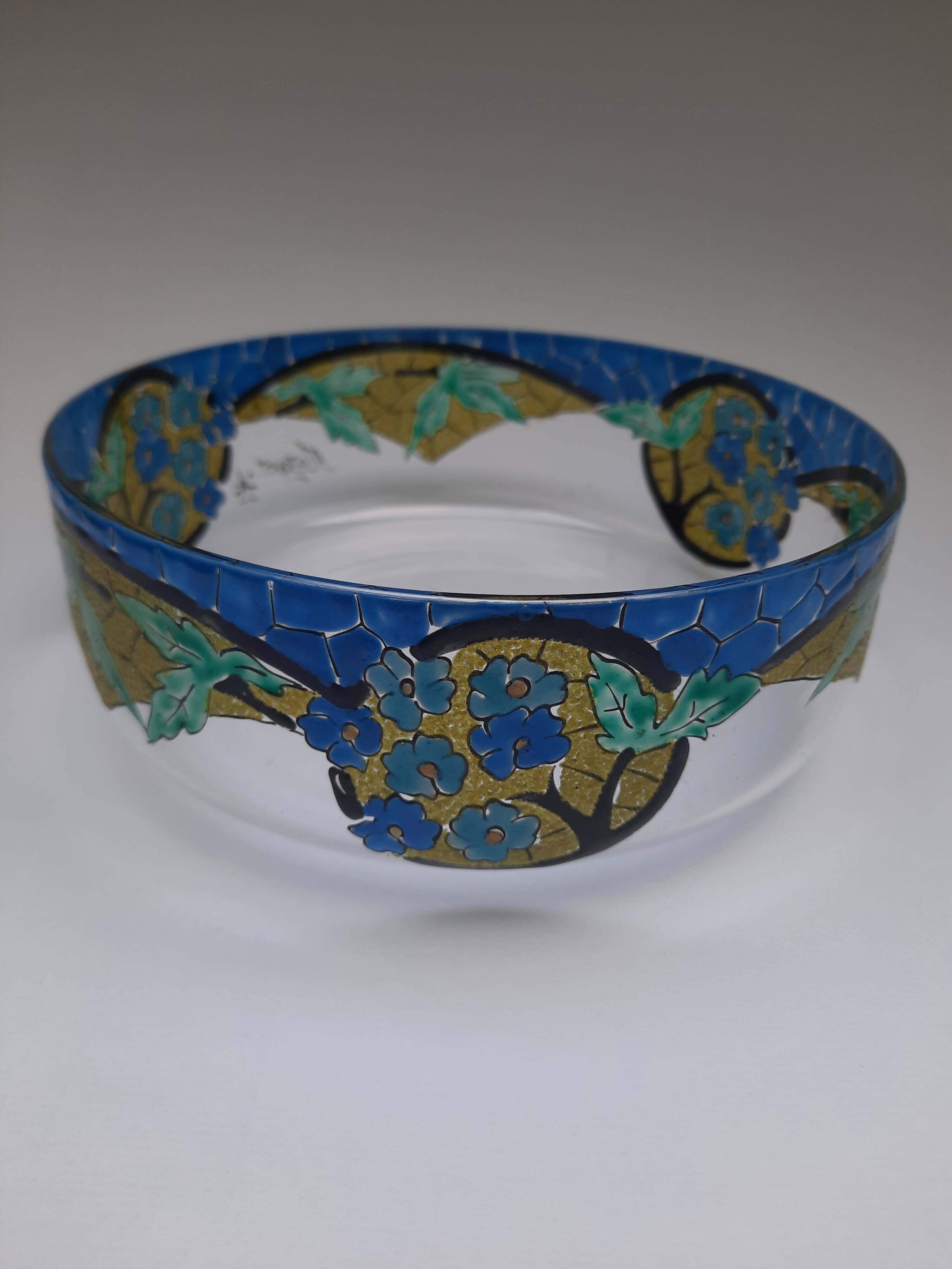 Signed Mazoyer cup. Art Deco enameled glass, 1920-1930.