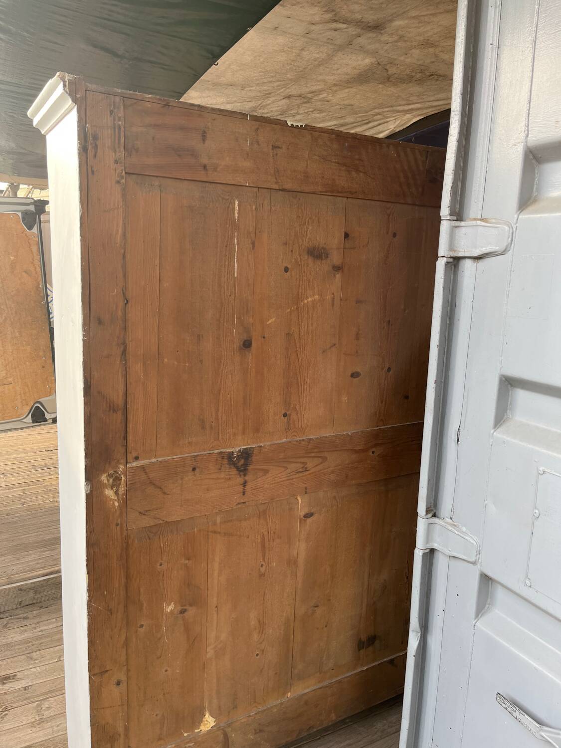 Armoire, penderie parisienne