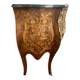 Commode style Louis XVI