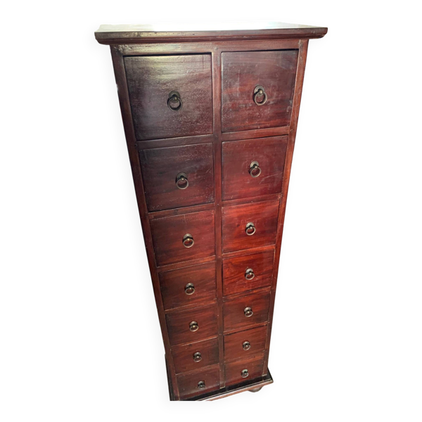 Meuble en bois exotique