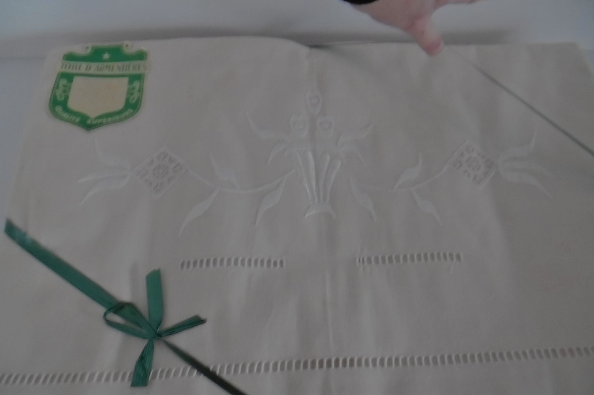 Parure de drap brodée, ancienne