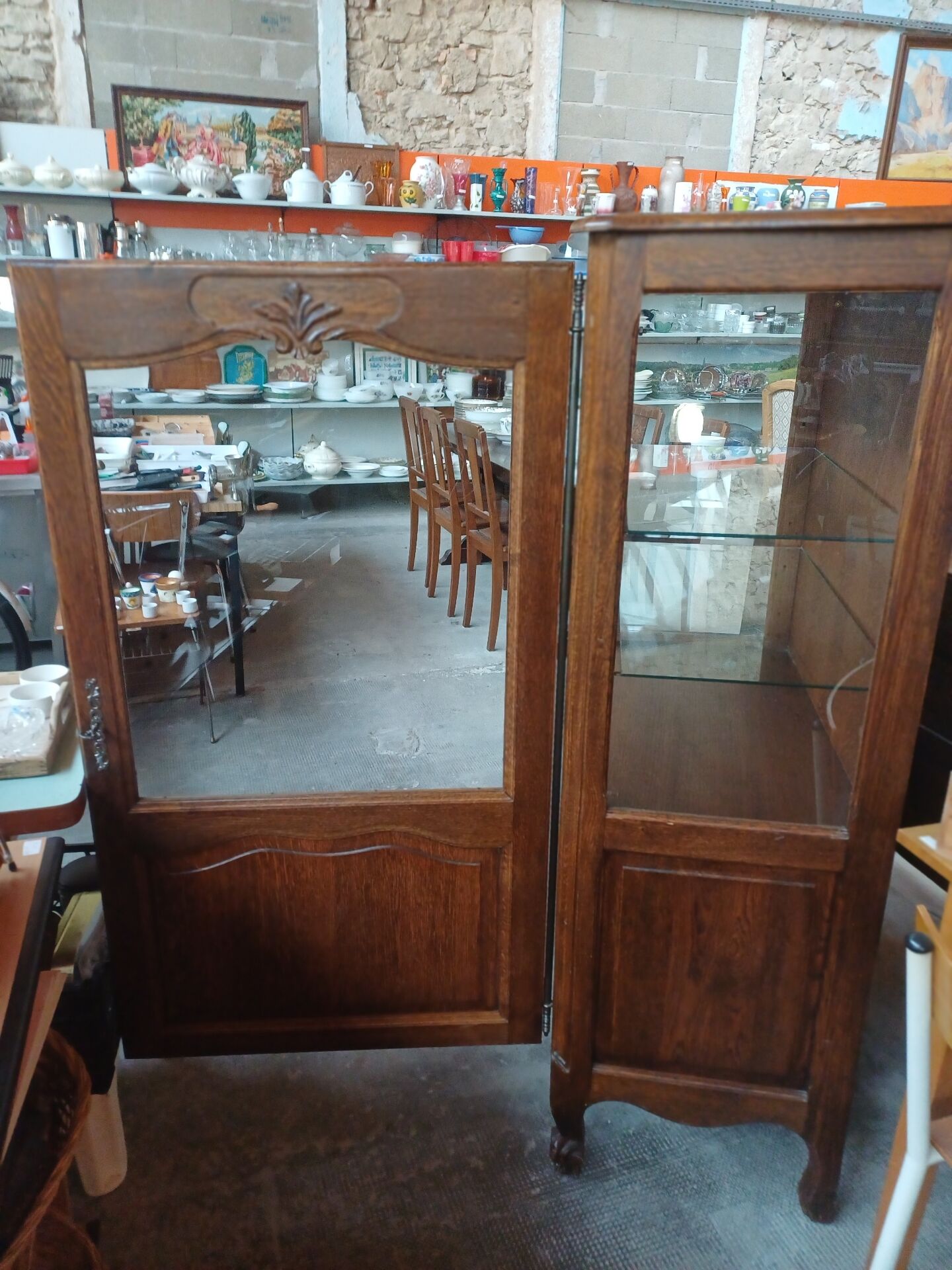 Glass cabinet