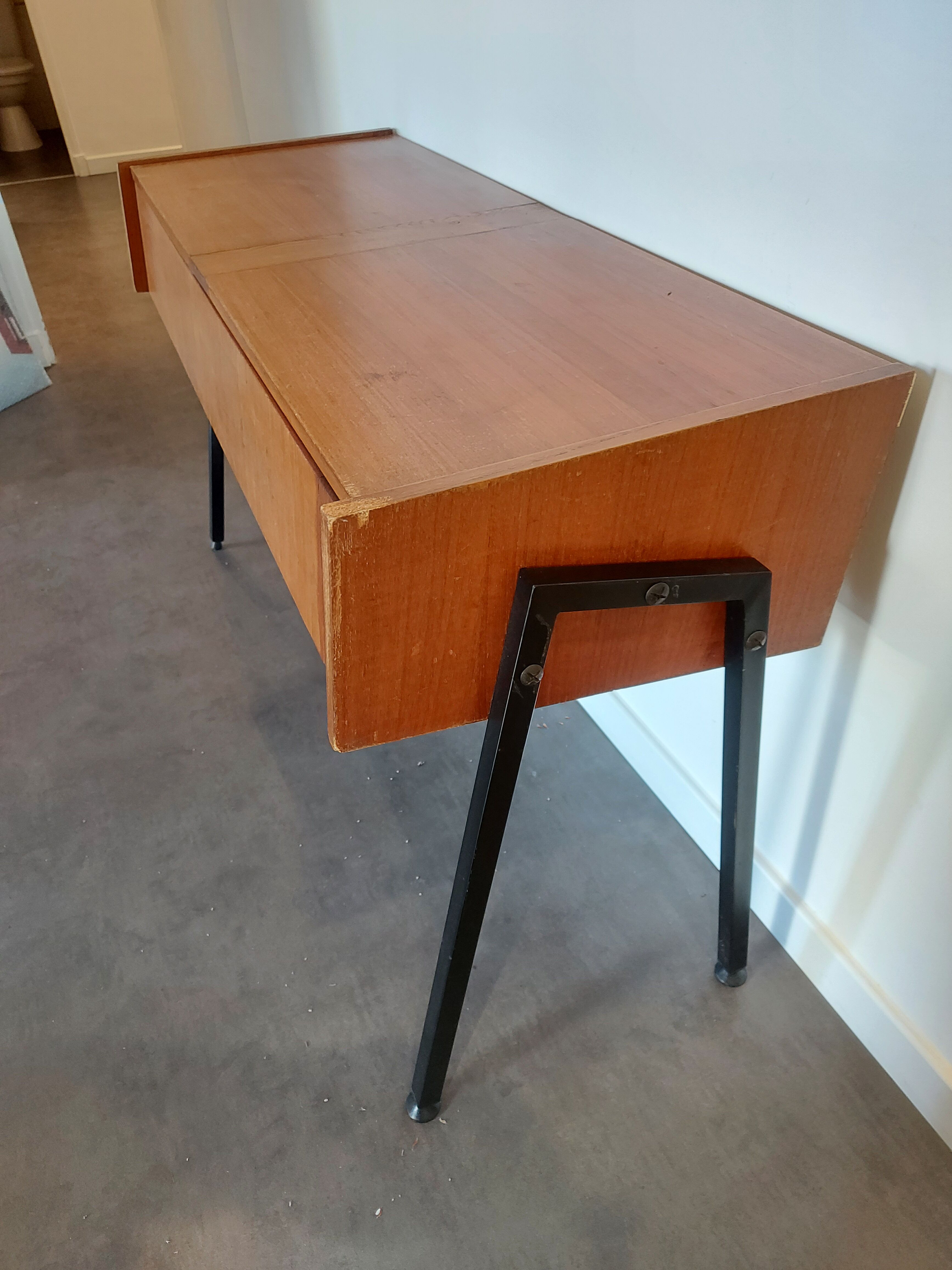 Console design 50'S