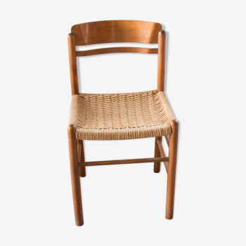Chair made of wood and rope