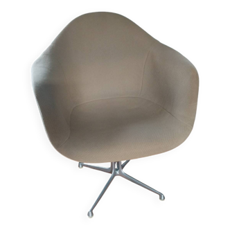 Charles and Ray Eames armchair for Herman Miller 1960