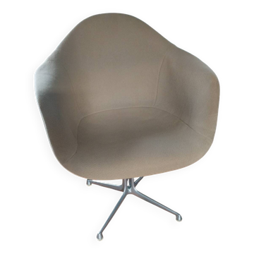 Chair by Charles and Ray Eames for Herman Miller 1960