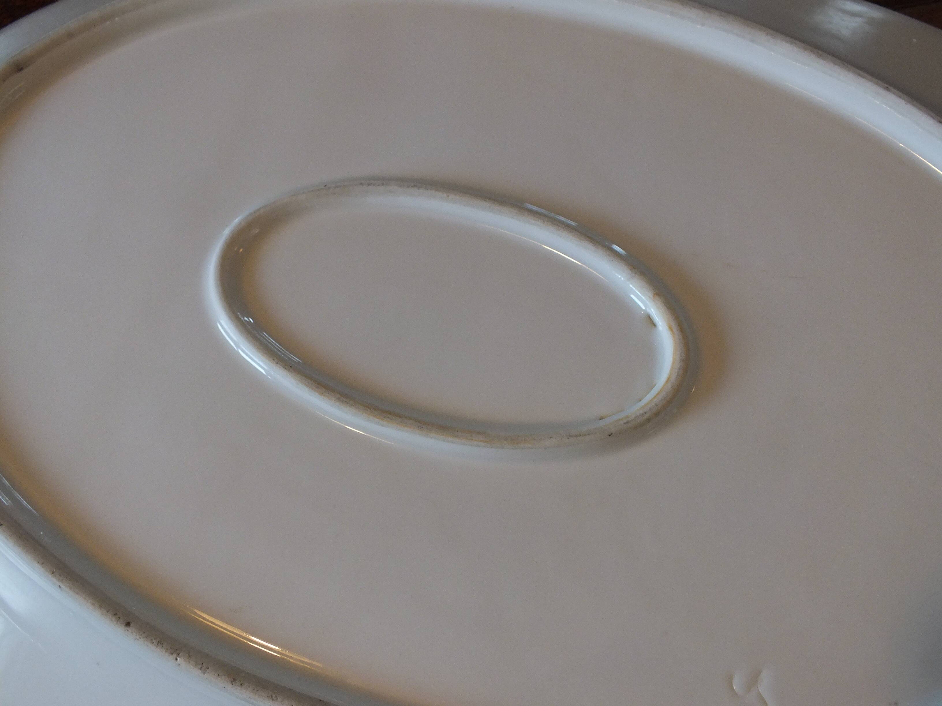Large thick dish in white porcelain from Paris 19th
