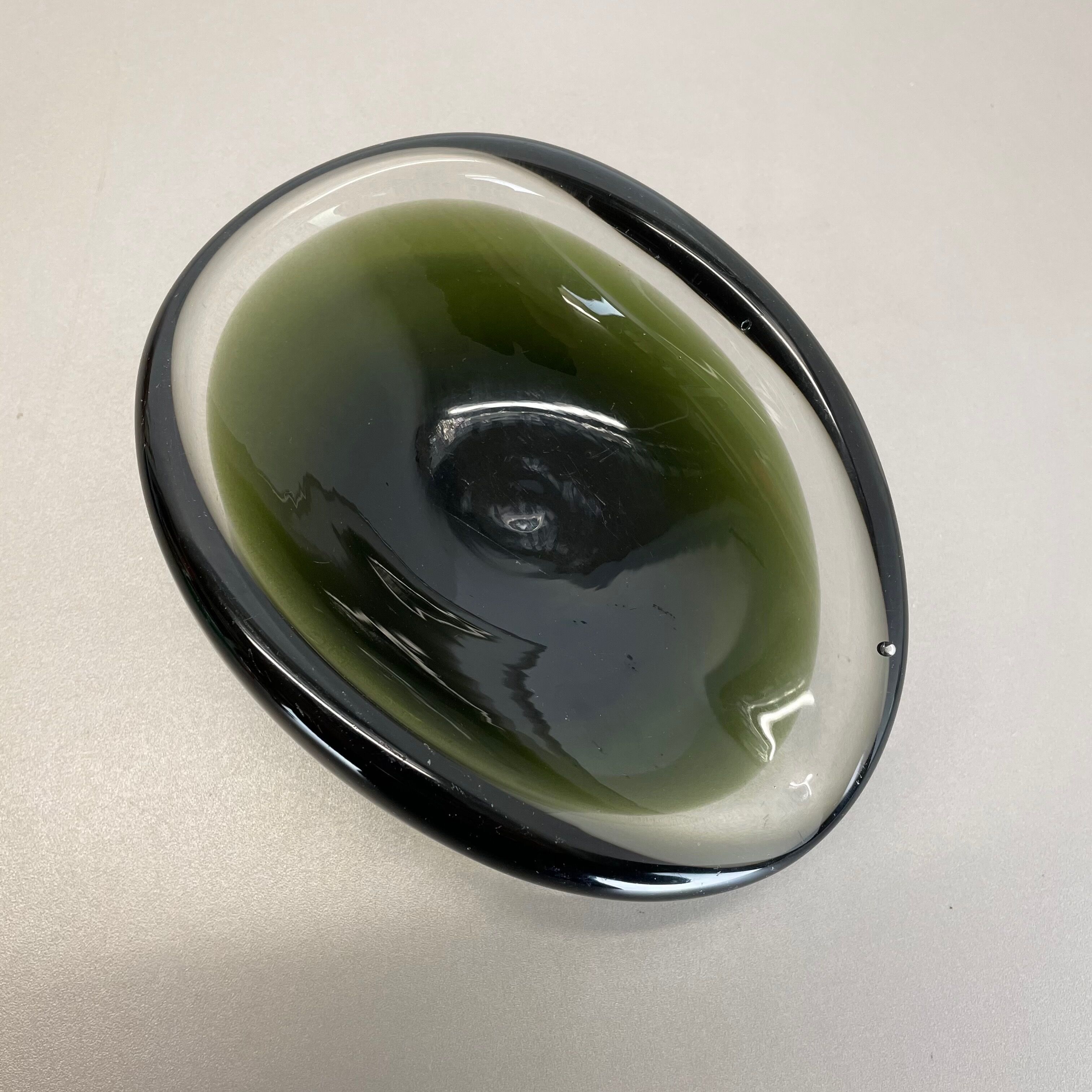 Large 1,5kg Murano Sculptural Glass Element Shell Ashtray Murano, Italy, 1970