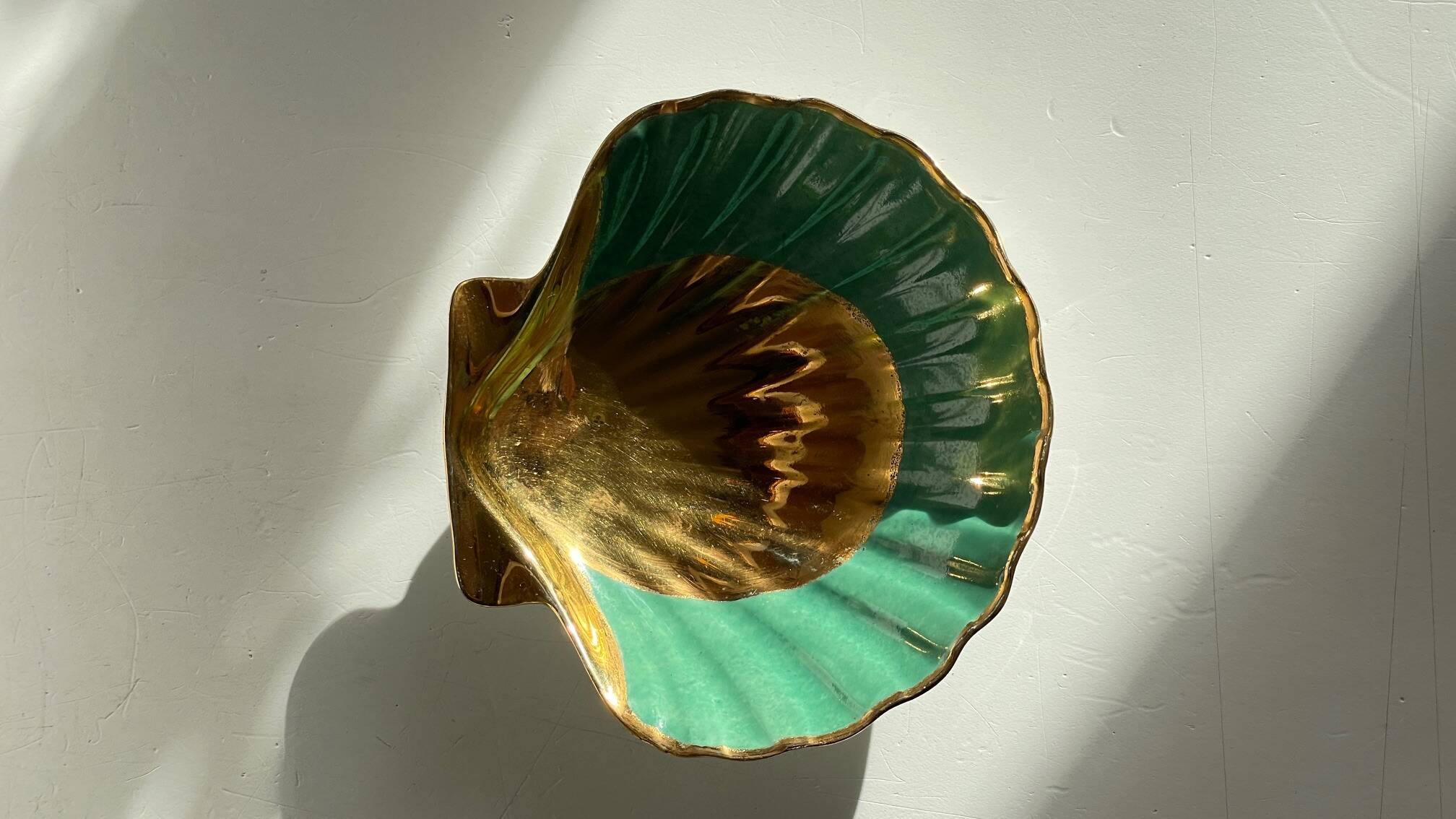 Shell-shaped empty pocket Limoges FRANCE