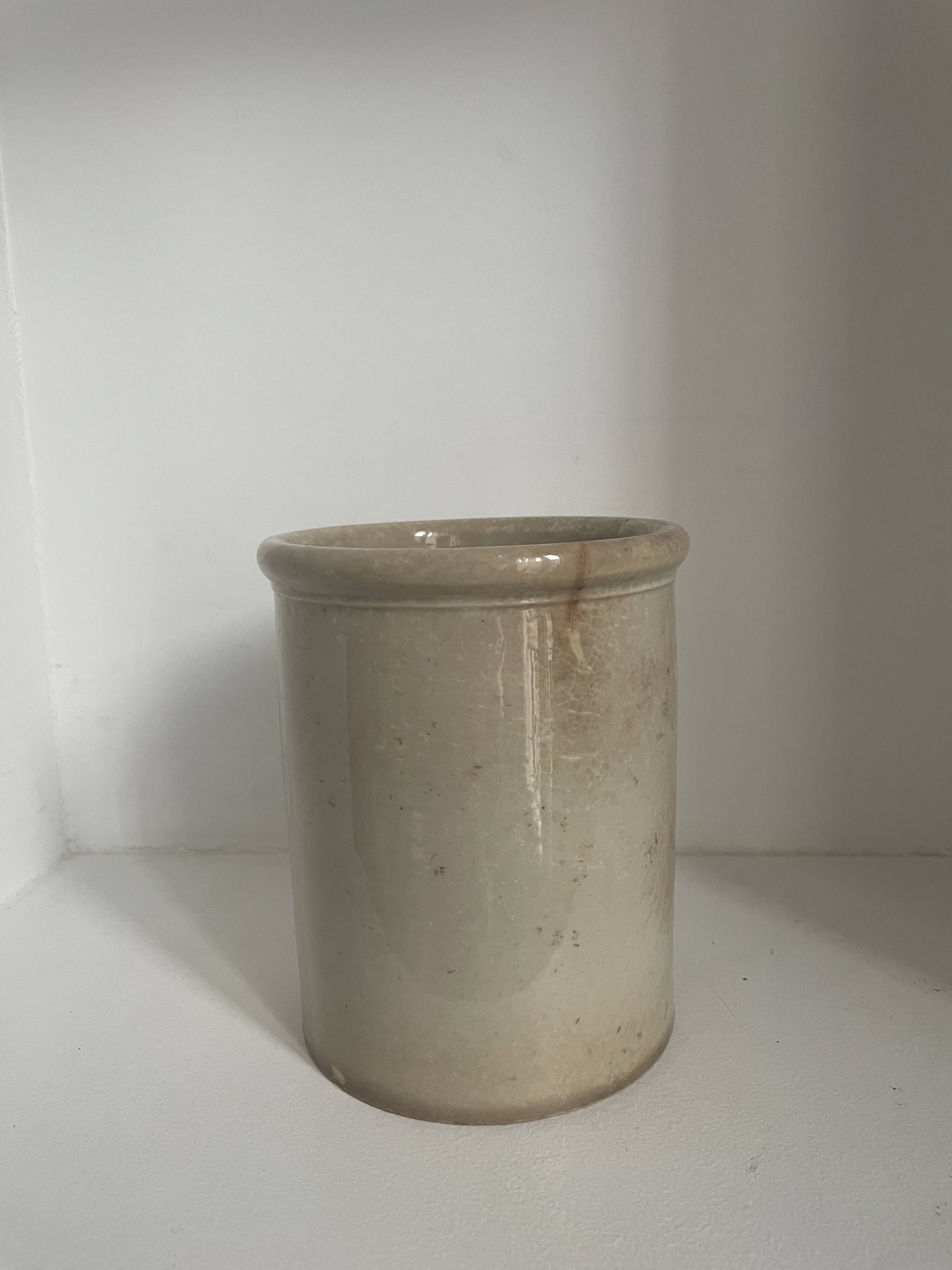 Set of 13 decorative items
