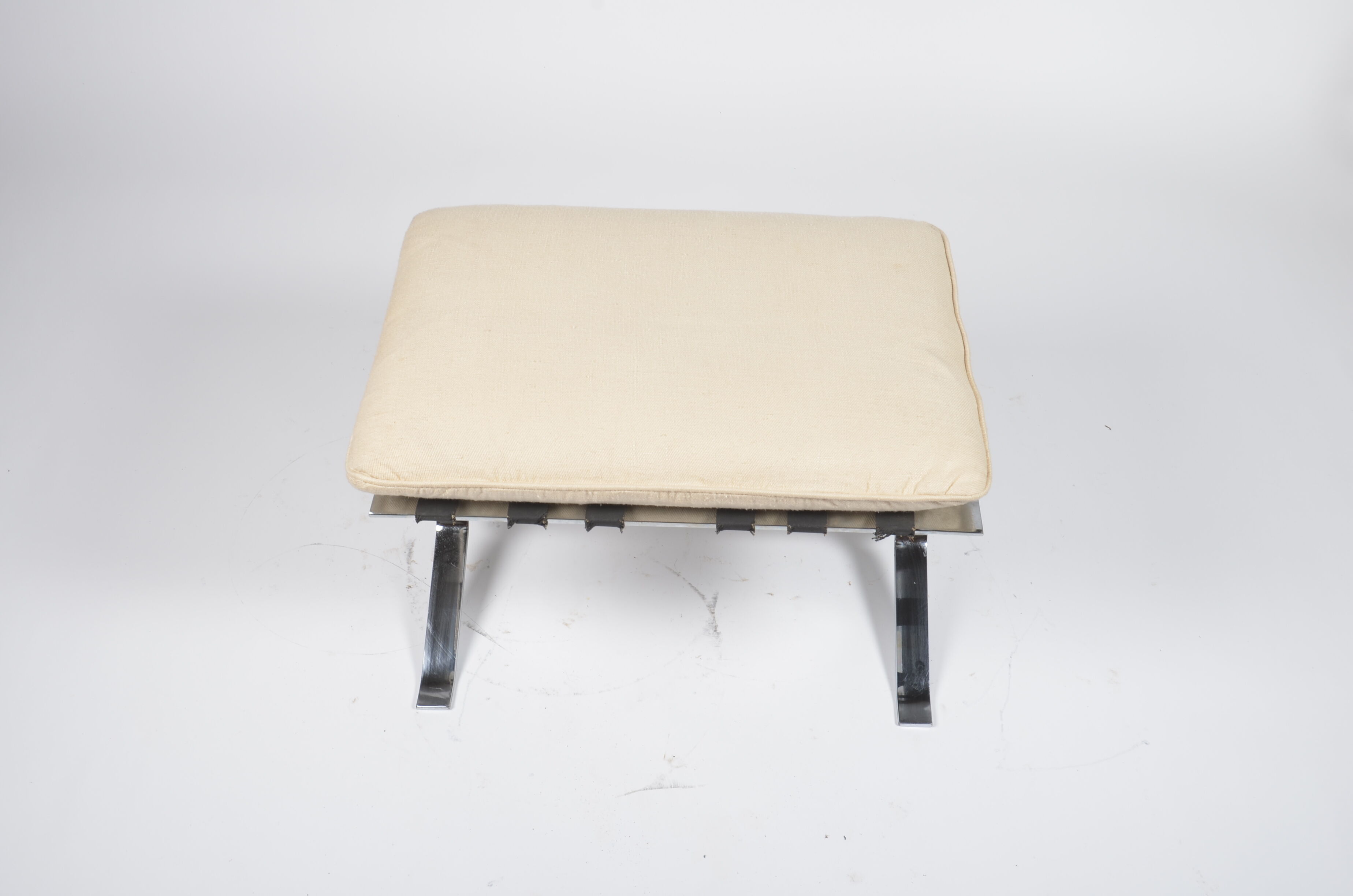 Ottoman Joker design Olivier Mourgue