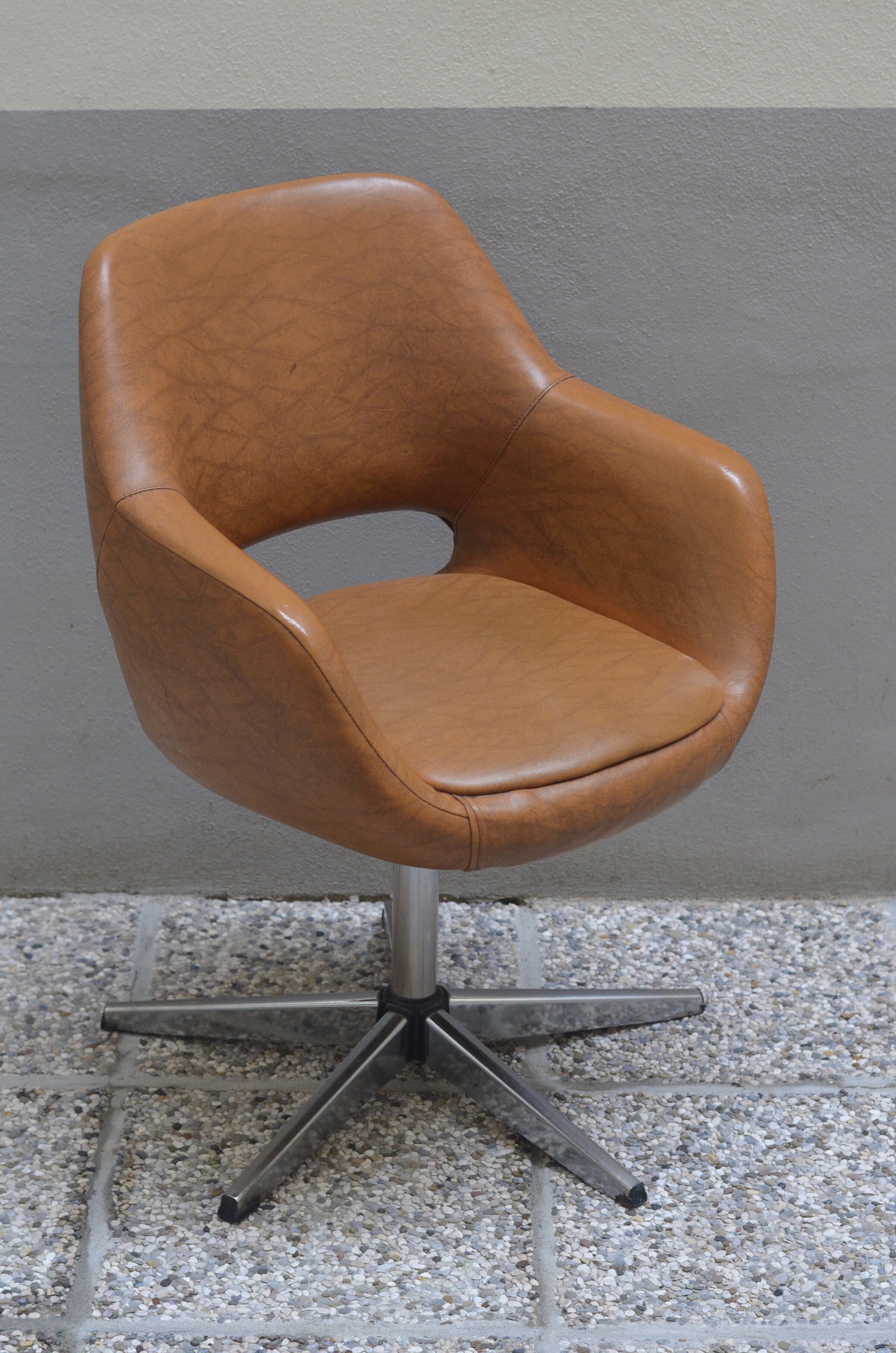 Swiveling Armrest Chair, by Niko Kralj 1970s