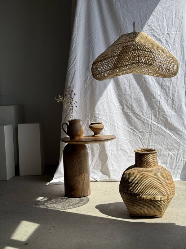 Petit pot piédouche brutaliste indonésien H13 D15