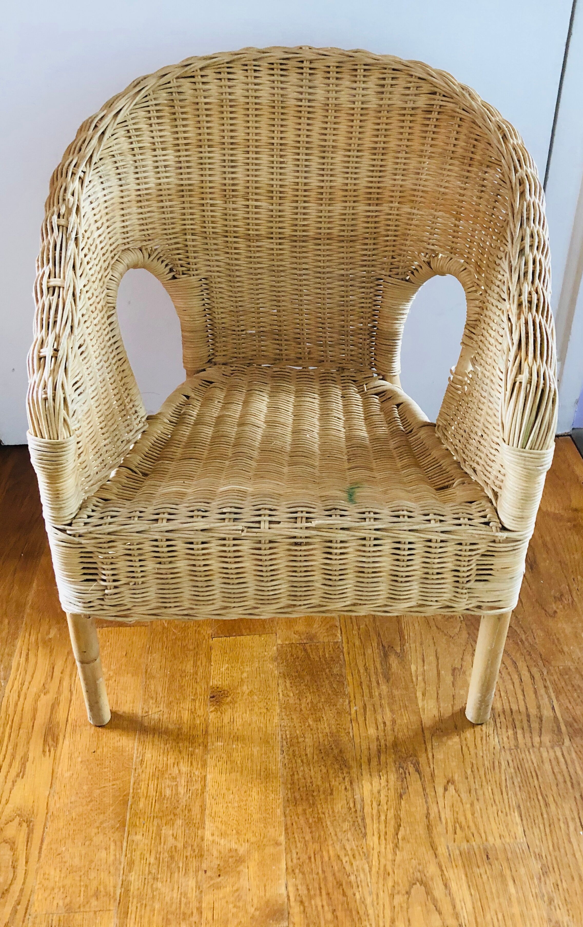 Wicker child chair