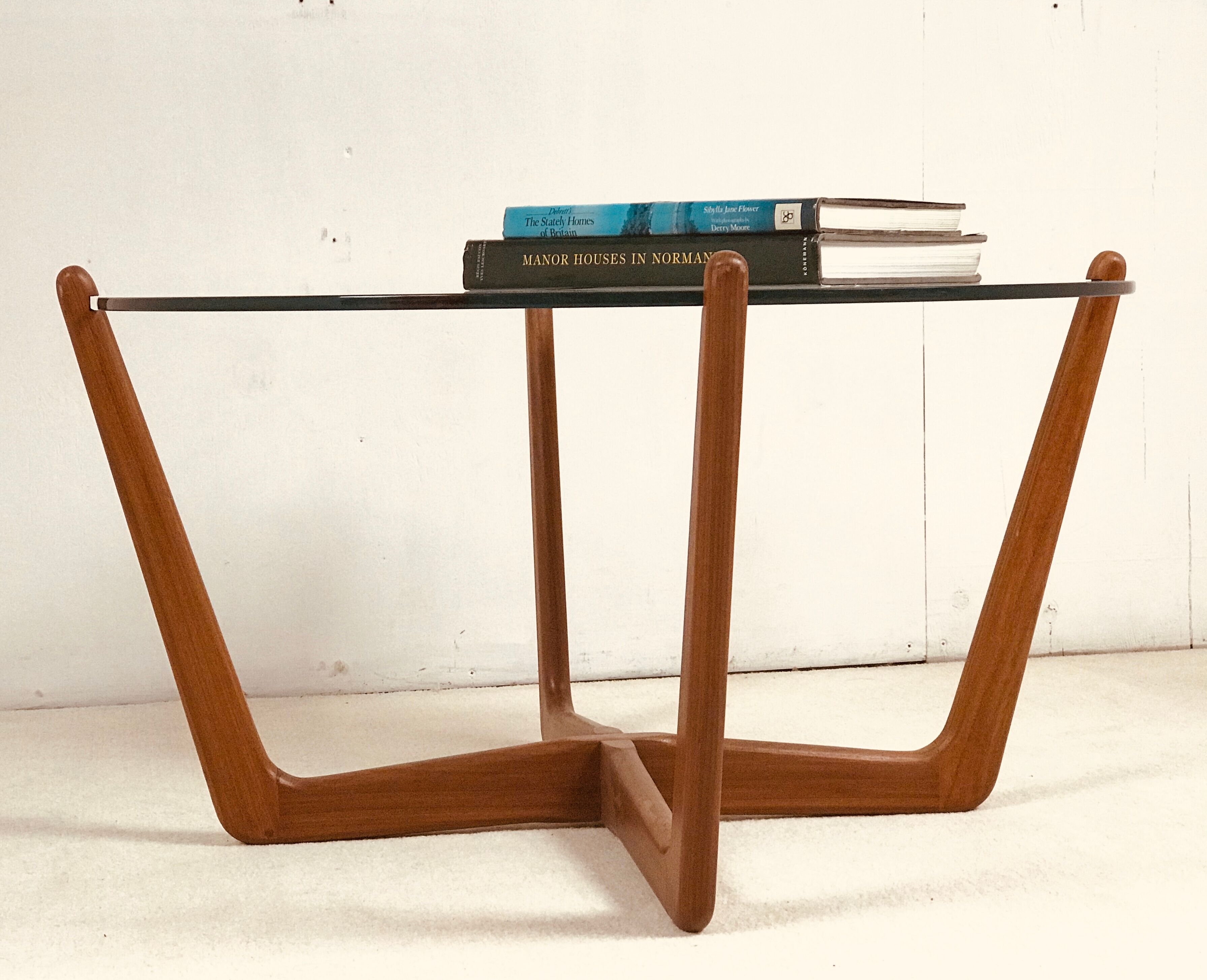 Coffee table made by Lebus in solid teak