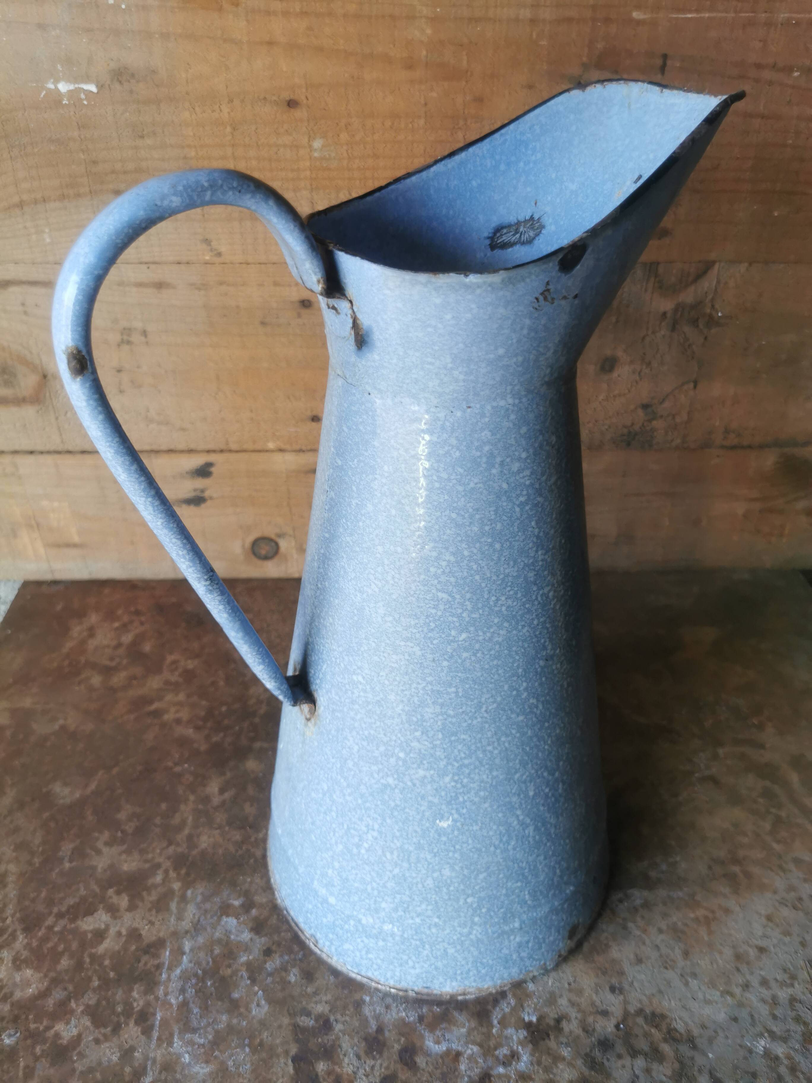 Enameled water jug