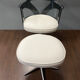Ancien fauteuil de coiffure et son repose pieds