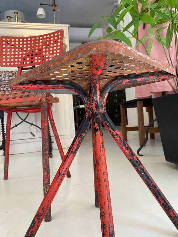Chaise ancienne par René malaval avec sa table
