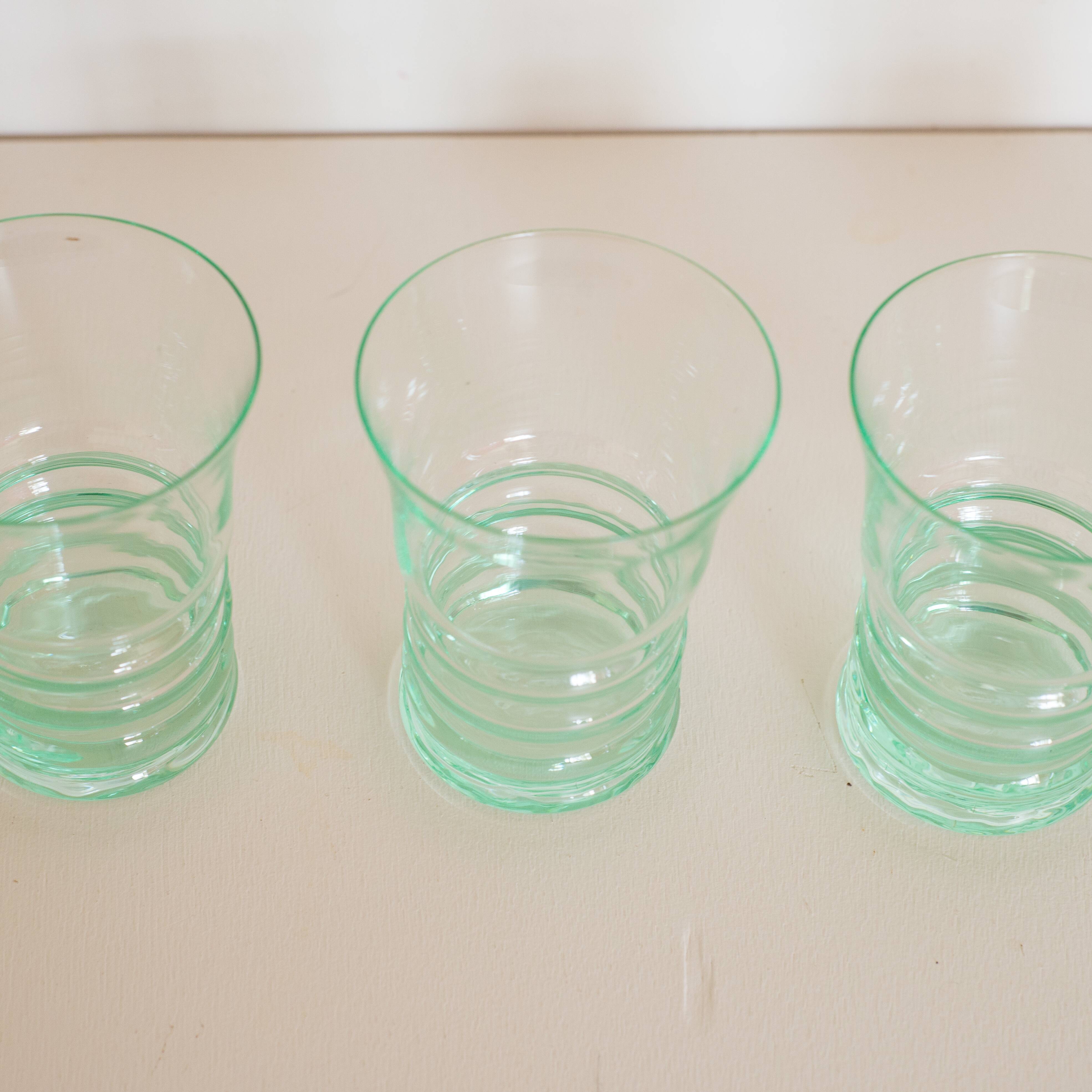Set of 8 green glasses