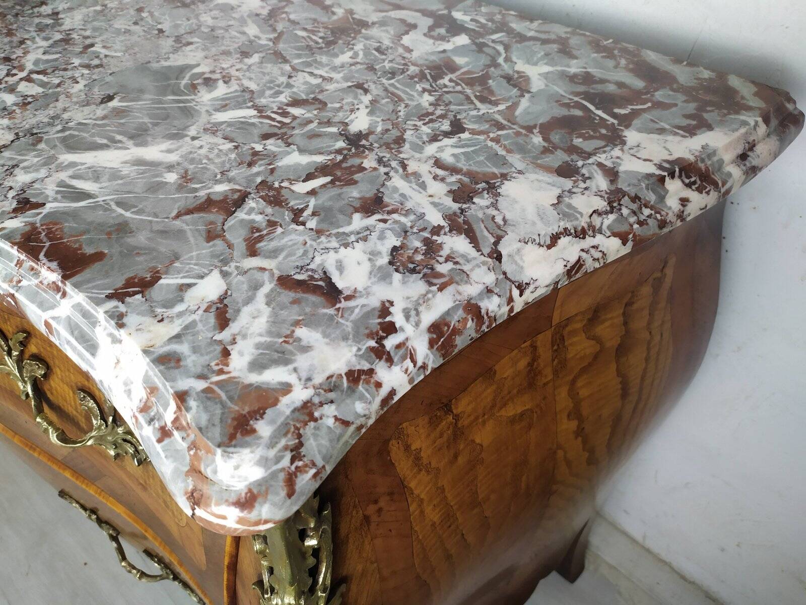 Curved Louis XV commode