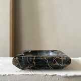Square ashtray in veined black Italian marble.