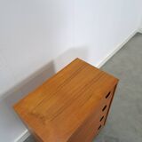 Schoenenkast met zwarte ronde grepen, nr. 1