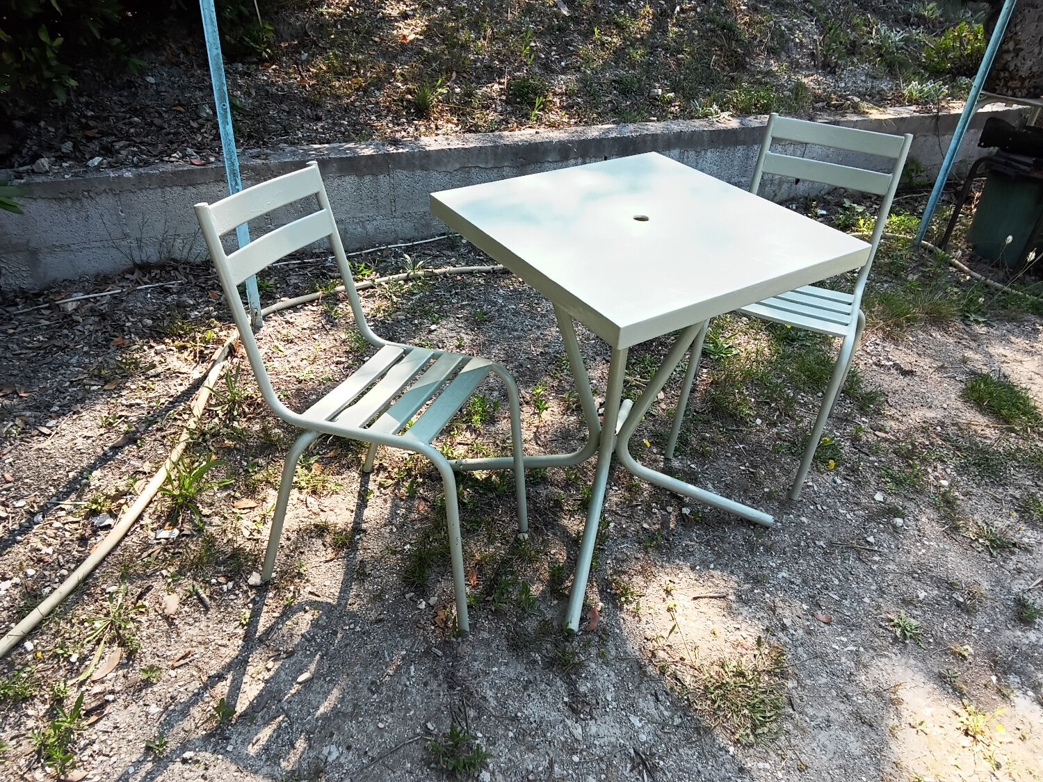 Green bistro ensemble