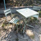 Green bistro ensemble