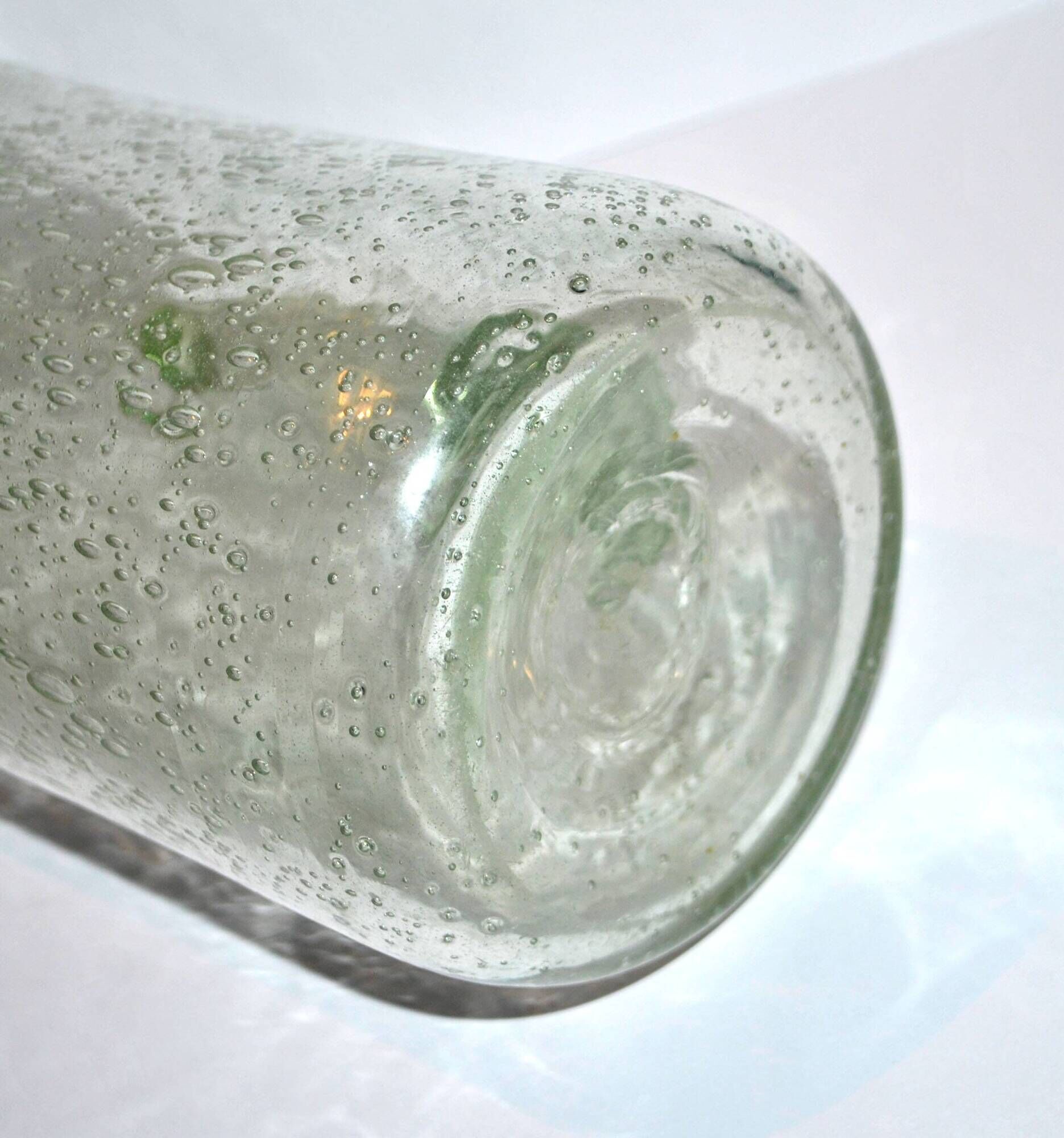 Grand pichet à orangeade punch vintage en verre bullé de biot vert clair 33.5cm