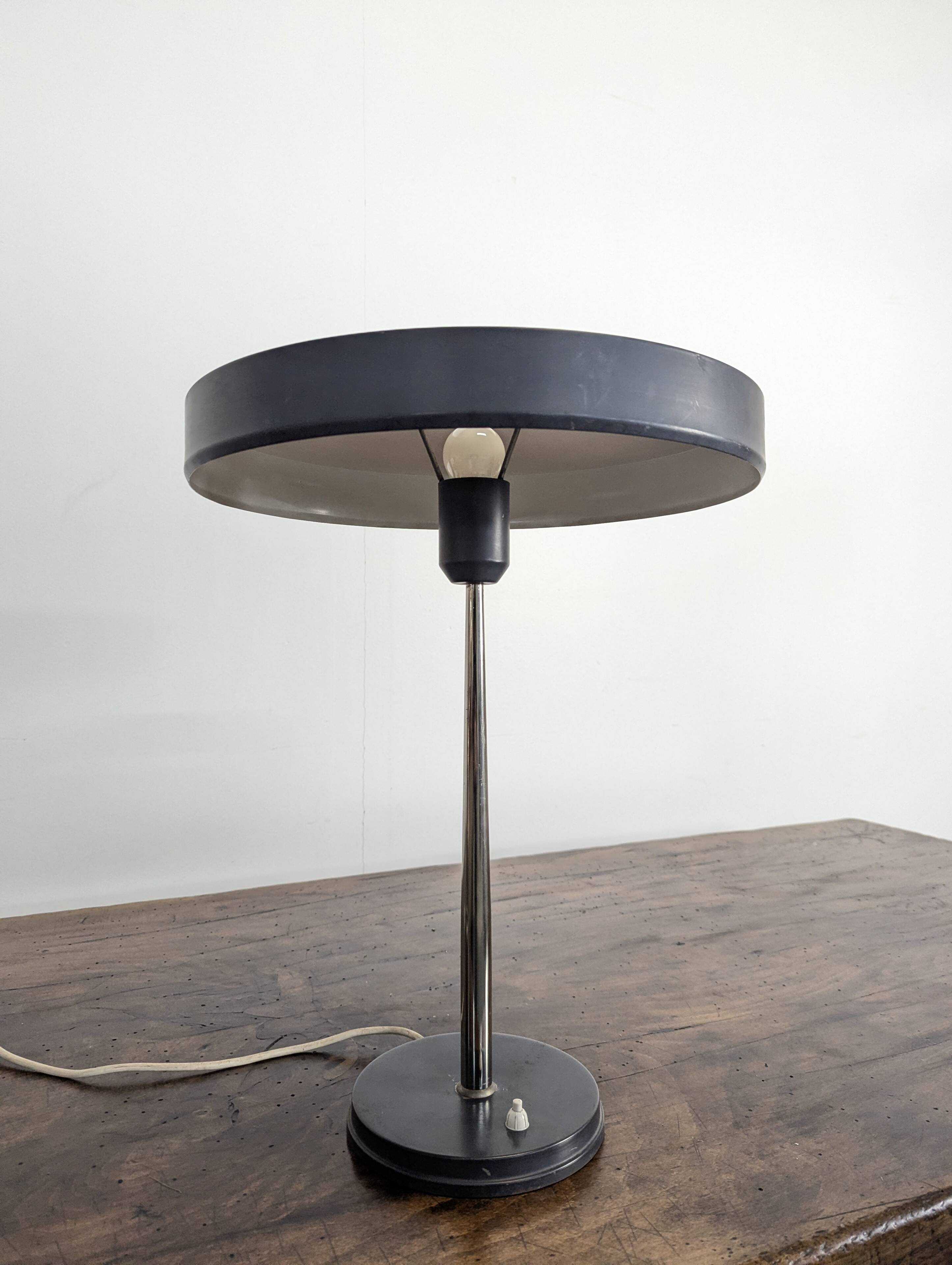 Philips desk lamp model Timor by Louis Kalff