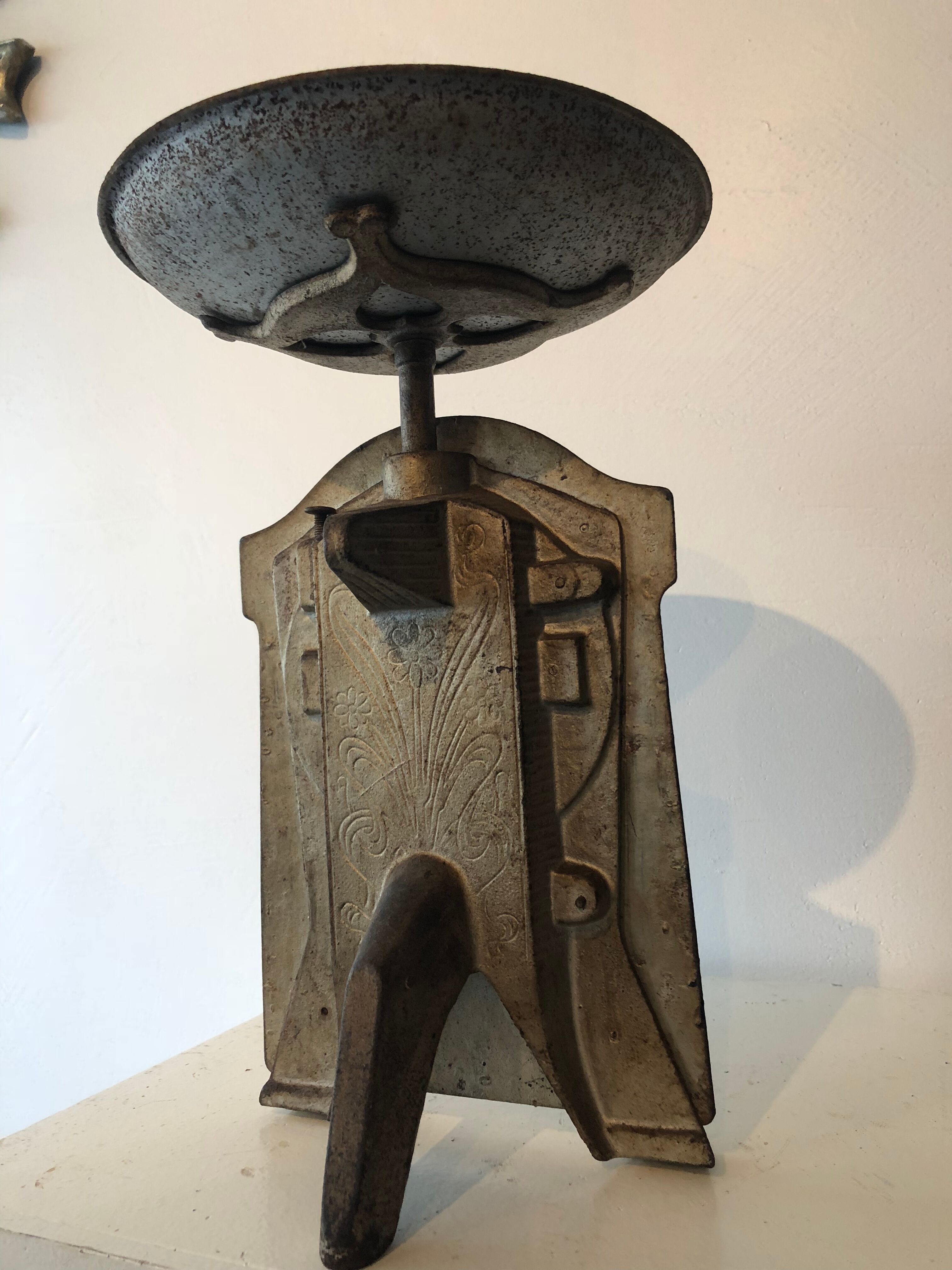 Balance Alexanderwerk enameled cast-iron