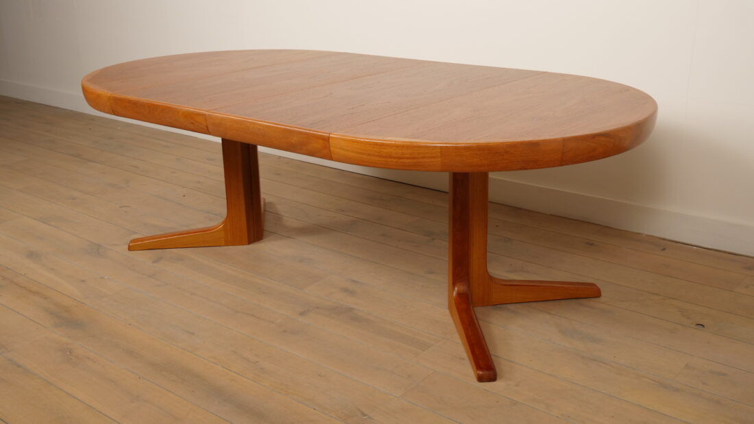 Vintage round dining table | extendable | teak | 120 cm - 220 cm