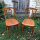 Chaises bistrot vernies