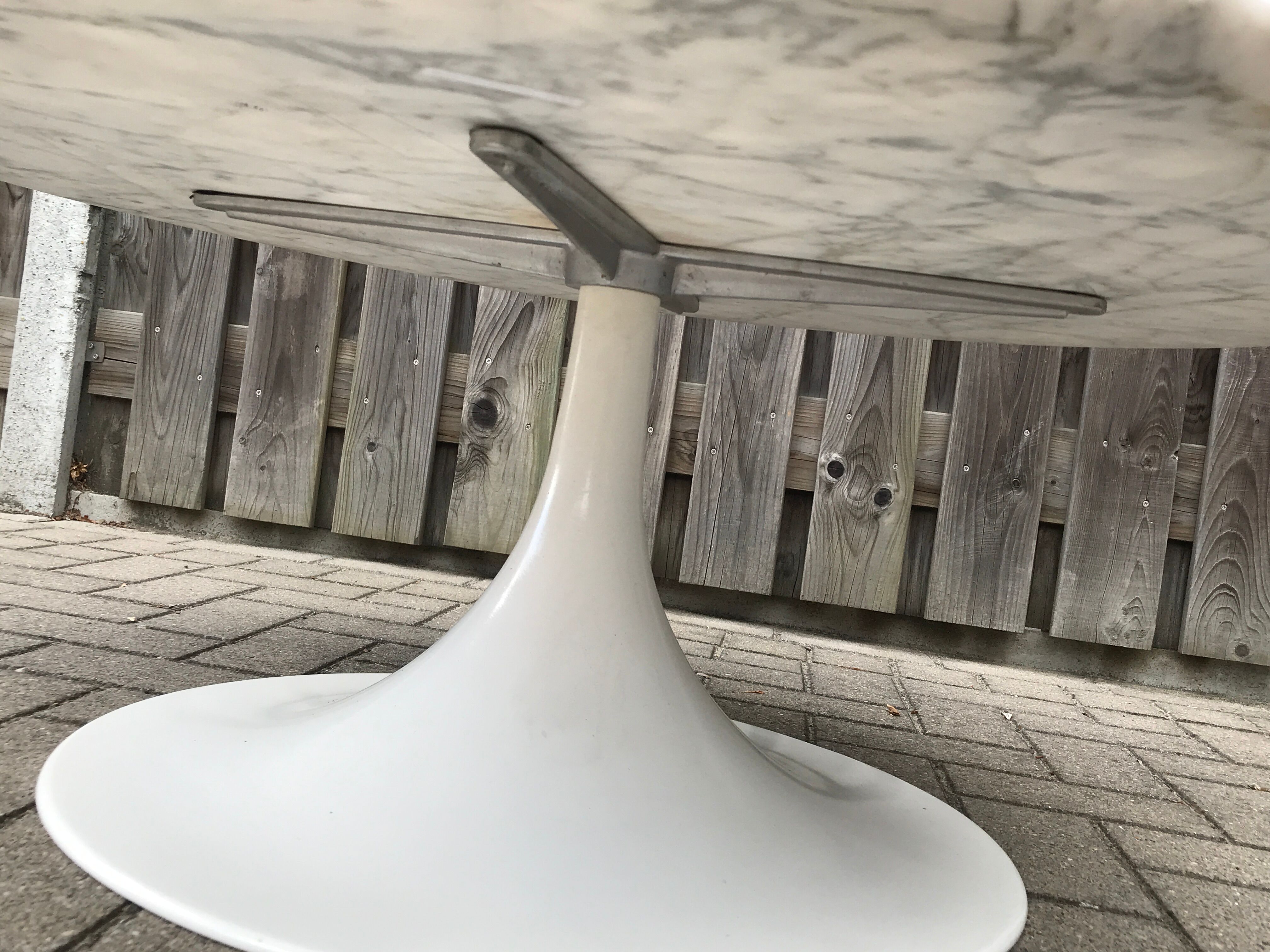 Round carrera marble coffee table by Heinz Lilienthal 1970s