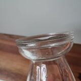 Vase à bulbe en verre moulé vintage