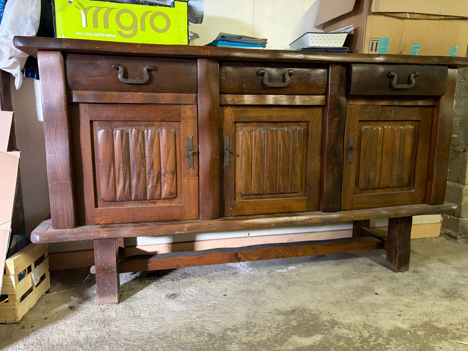 Furniture by designer Olavi Hänninen.