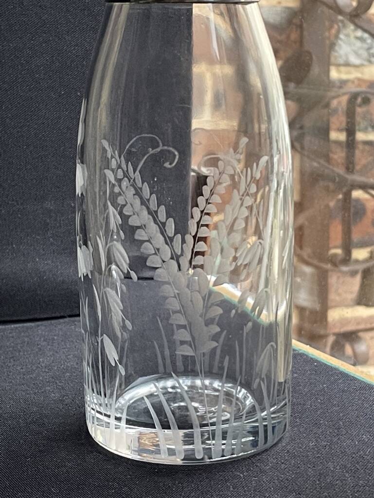 Liqueur carafe in engraved crystal & silver metal
