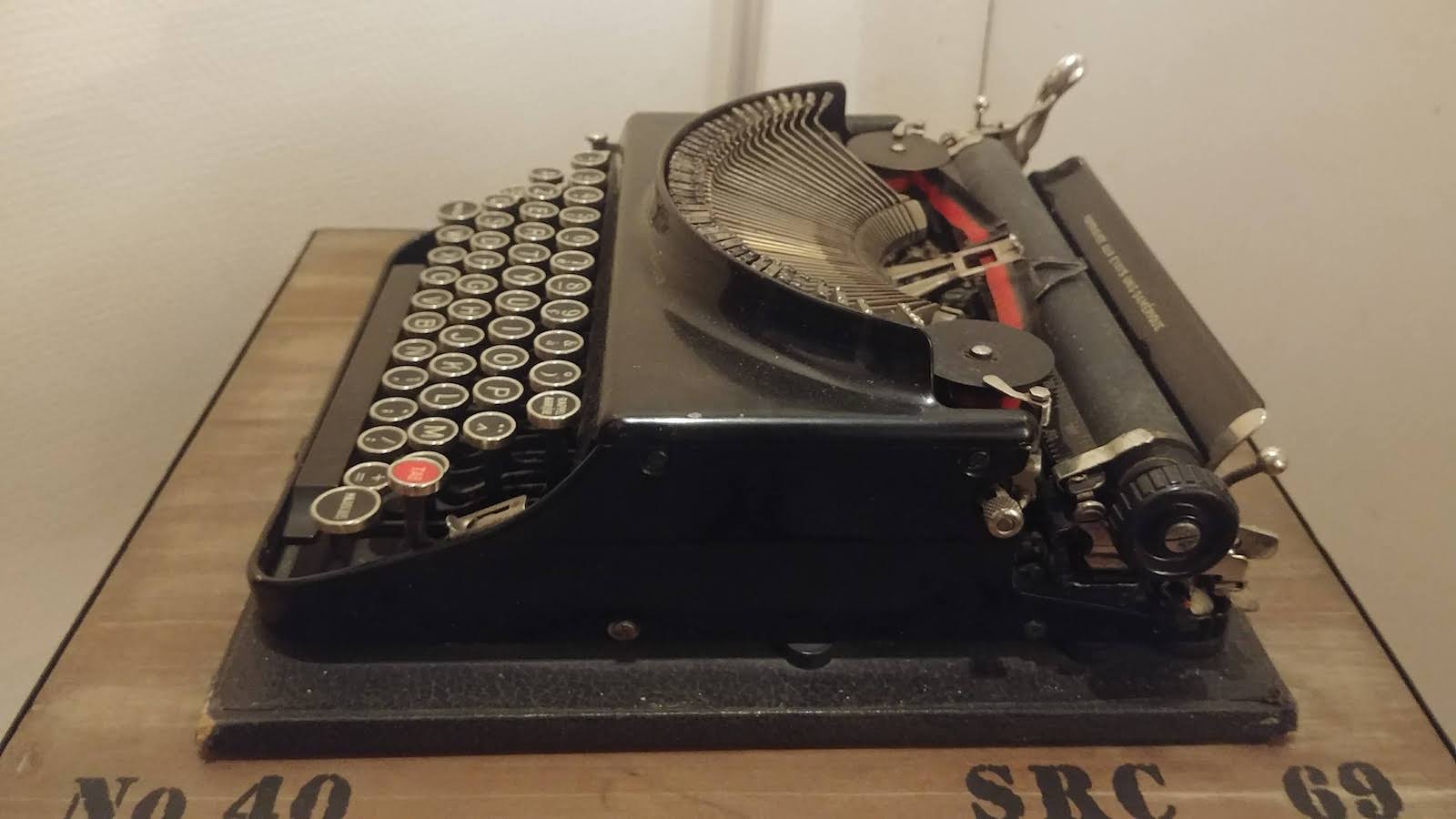 Typewriter Remington Rem 3