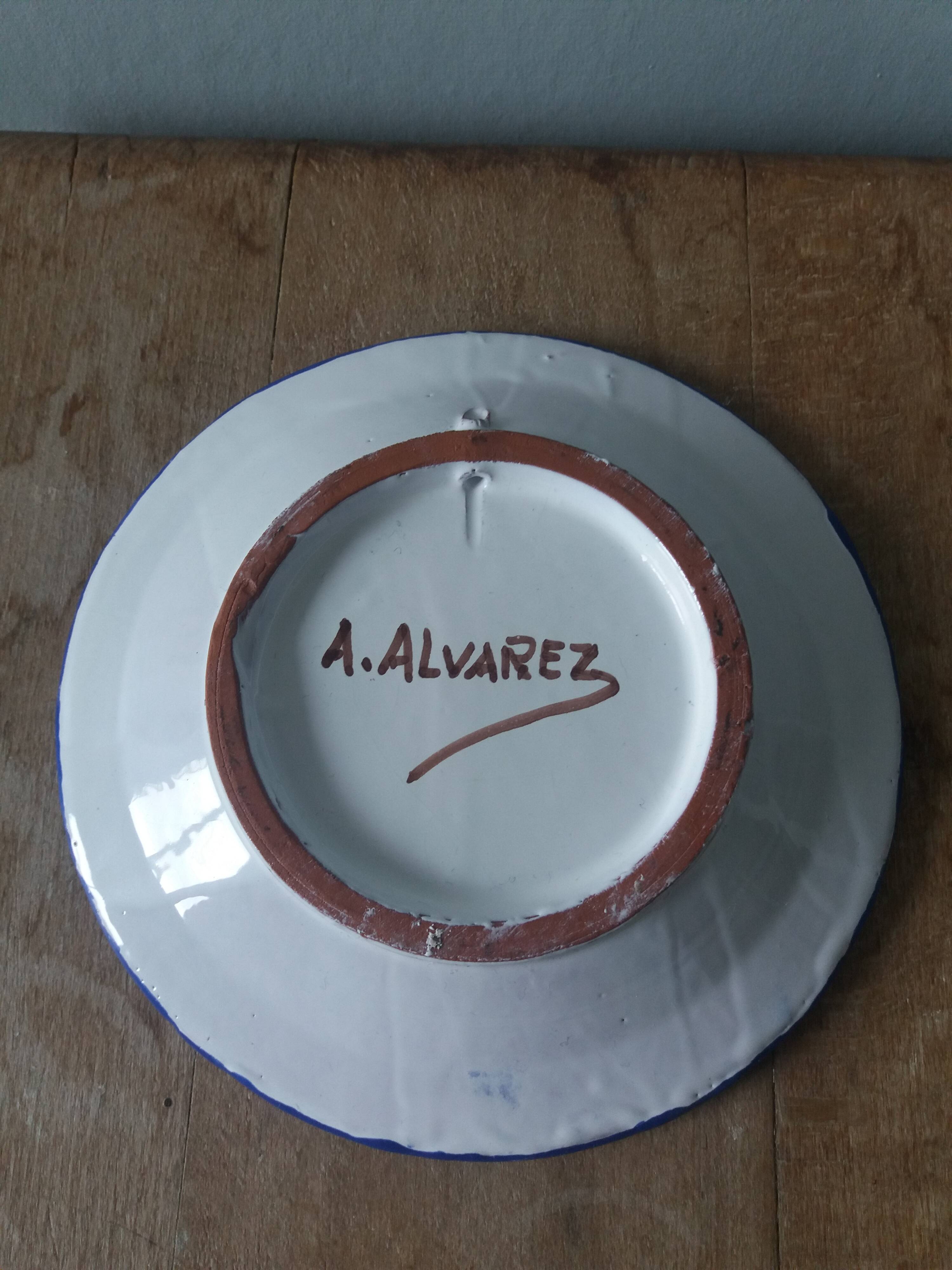 Decorative wall plate signed A. Alvarez