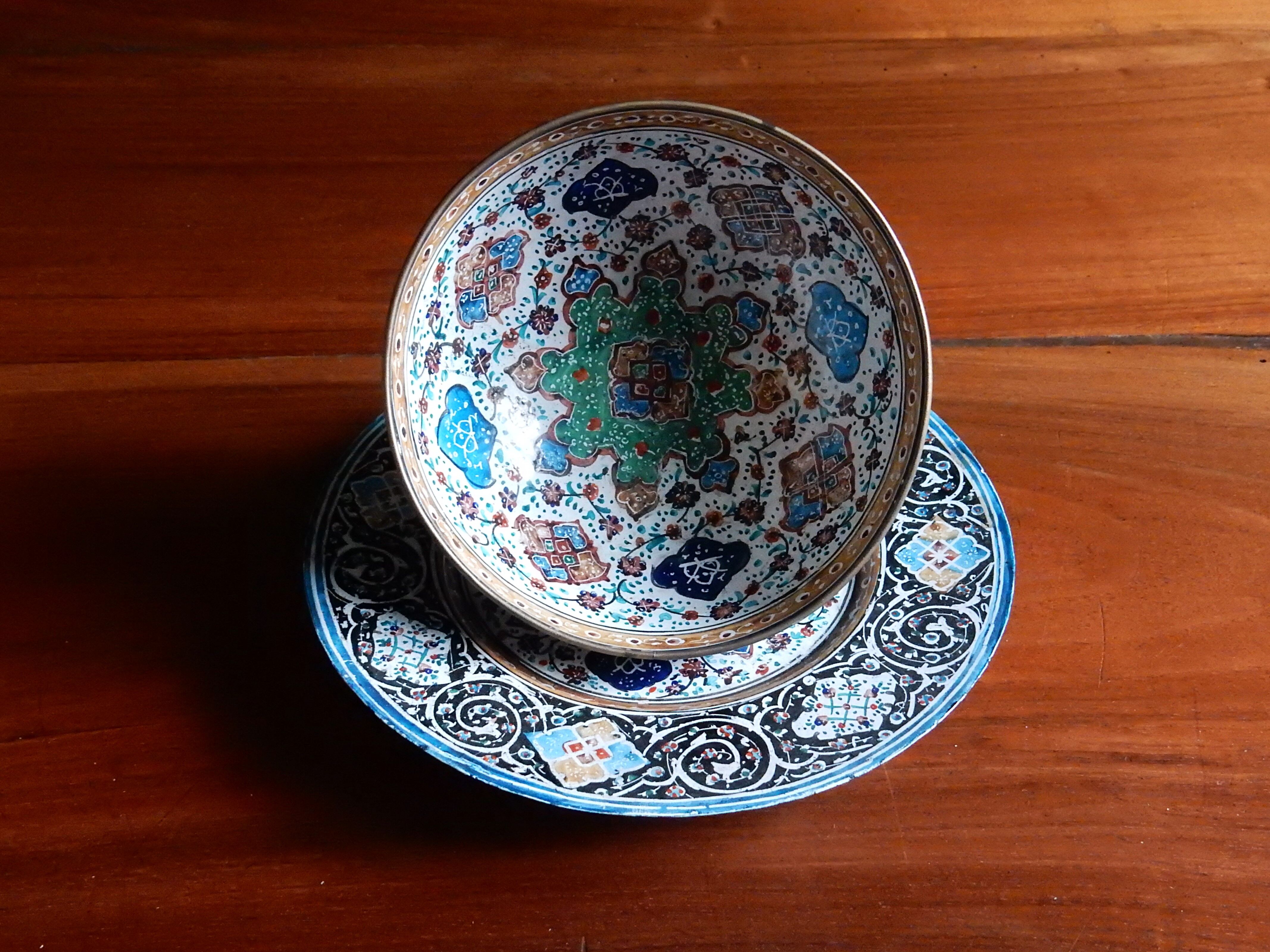 Minâkâri Iran hand-painted metal bowl and under cup