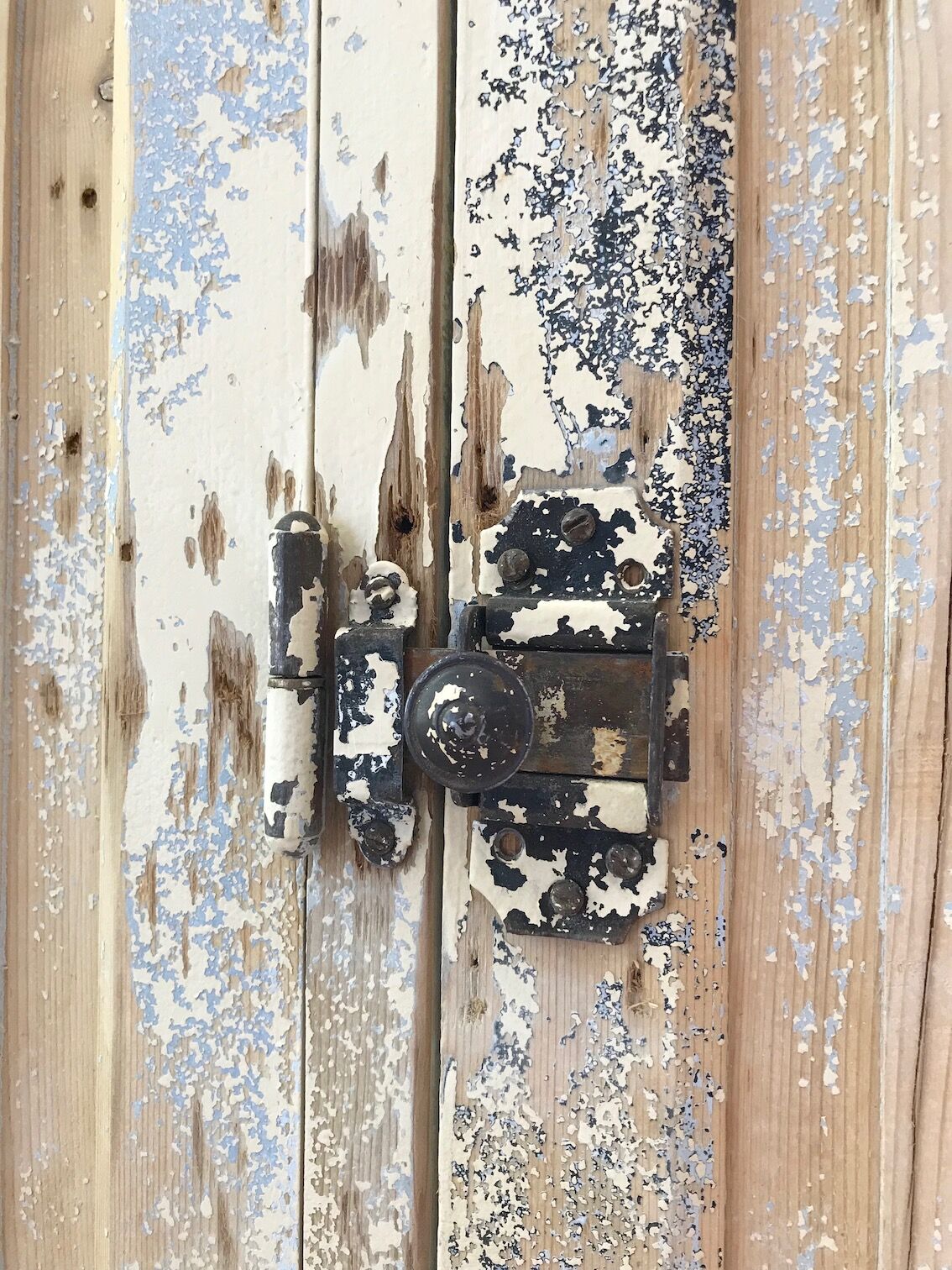 Wooden workshop vestiary